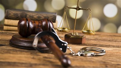 حاولت الهرب من شقة دعارة فسقطت من الخامس.. التحقيقات تكشف كواليس احتجاز ربة منزل لـ فتاة المقطم 