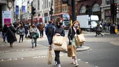 بريطانيا تضع شرطا للدخول إلى الأماكن المُزدحمة بدءًا من سبتمبر المقبل