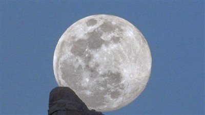 البحوث الفلكية يعلن موعد ظاهرة 