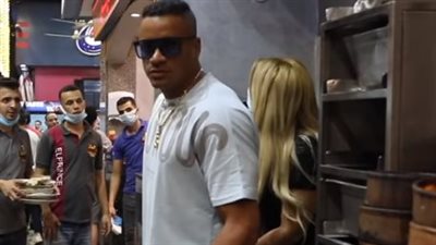 أول تعليق من مي حلمي بعد أنباء ارتباطها بحسن شاكوش