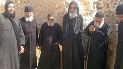 اعتكاف وصلوات وانعزال عن العالم.. ما هو مفهوم الرهبنة في المسيحية؟