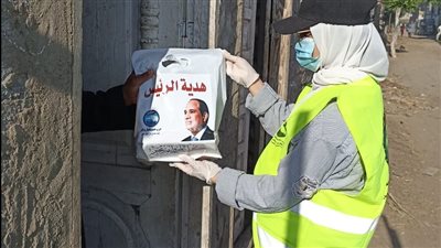 مستقبل وطن يوزع 5 أطنان لحوم بكفر الشيخ (صور)