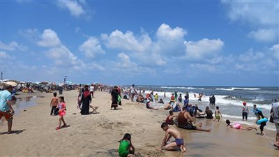 توافد المصطافين على مصيف بلطيم في ثالث أيام عيد الأضحى (صور)