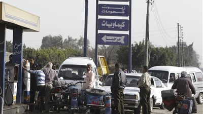 وسط الأزمات العالمية.. طوارئ في البترول لتوفير الوقود للمواطنين خلال العيد