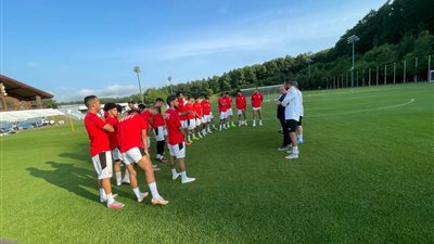 محاضرات فيديو.. شوقي غريب يحذر شباب المنتخب الأولمبي من خطورة لاعبي الأرجنتين