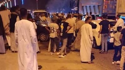 أثناء زفة عروسين.. إصابة 7 اشخاص في حادث تصادم سيارتين بإدفو أسوان