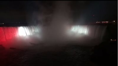 شلالات نياجرا الكندية تتزين بألوان العلم المصري بمناسبة ثورة 23 يوليو