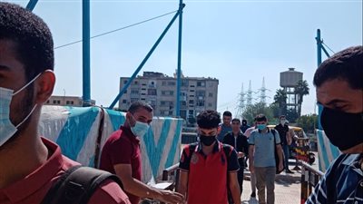 طلاب الثانوية العامة بالبحيرة عن امتحان الفيزياء: 