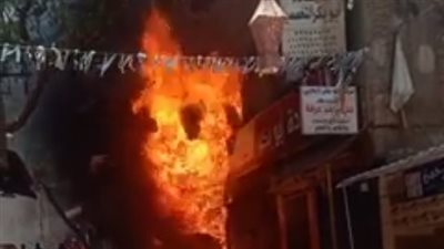 الأدلة الجنائية تعاين موقع حريق وحدة سكنية بشرق الإسكندرية