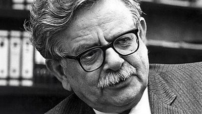 إلياس كانيتي.. محطات في حياة أديب نوبل 