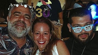 منة شلبي تحتفل بعيد ميلادها الـ 39 مع أصدقائها