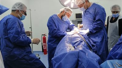 إجراء أول جراحة استئصال غضروف بالفقرات القطنية بمستشفى السنبلاوين العام