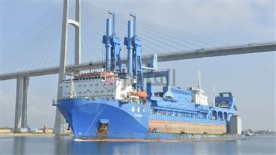 قناة السويس تعلن إقامة احتفالية لرفع العلم على الكراكة حسين طنطاوي