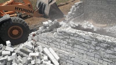 إزالة 8 حالات تعدٍ على أراضي زراعية بالمنيا