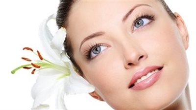 الكولاجين والمياه.. 7 طرق لتبدو أكثر شبابًا في الخمسينيات من العمر