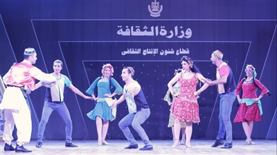 استعراضات جديدة لفرقة 