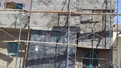 ضمن إنجاز أكبر مشروع أثري.. البدء في طلاء واجهات المباني بطول طريق الكباش