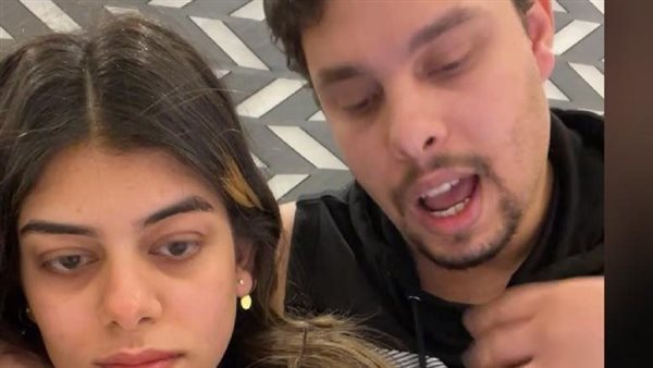 احمد وزوجته 