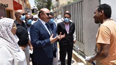 محافظ أسوان يتفقد المنطقة التجارية 