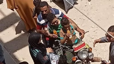 ننشر الصور الأولى لتمثيل جريمة قتل 3 أطفال على يد والدتهم بالسُم في قنا