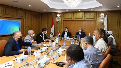 اجتماع عاجل لحل أزمة انقطاع المياه بمراكز قنا