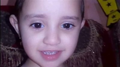 عقب تشريحها.. النيابة تصرح بدفن جثة طفلة عثر عليها مقتولة بكفر الشيخ 