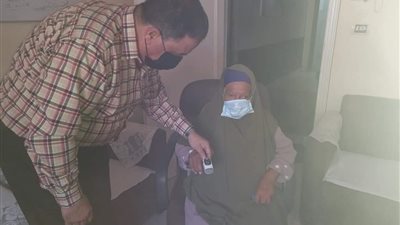 تخلى ابنها عنها وتركها بالشارع.. التدخل السريع ينقذ مسنة بلا مأوى في الغربية