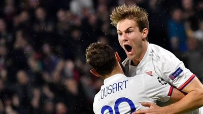 رسميًا.. كريستال بالاس يضم نجم ليون لمدة 5 مواسم