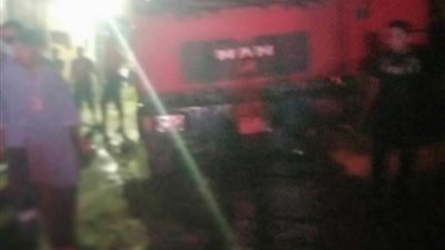 إصابة عاملين باختناق في حريق شركة منسوجات بشبرا الخيمة 