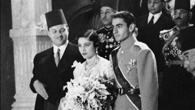 آخر ملوك إيران.. محمد رضا بهلوي تزوج الأميرة فوزية ودفن بمصر