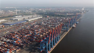 أكبر موانئ القهوة والسكر والصويا تقيم المناخ للحد من المخاطر