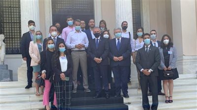رئيس الوزراء اليوناني يلتقي الوفد الشبابي المصري واليوناني والقبرصي