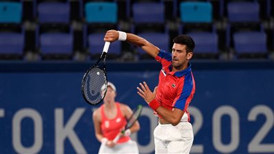 دجوكوفيتش يقود صربيا لنصف نهائي أولمبياد طوكيو للتنس المختلط