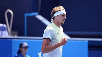 طوكيو 2020.. ساشا زفيريف يضرب موعدًا مع دجوكوفيتش في نصف نهائي التنس