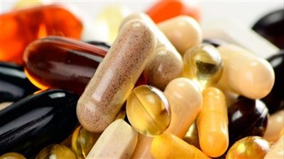 تحرك برلماني بشأن بيع مكملات غذائية مغشوشة كحلوى في المحلات العامة