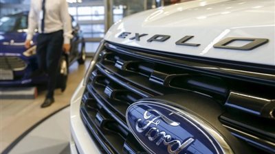 بسبب ناقل الحركة والحوادث.. فورد تستدعي 3 ملايين سيارة أمريكية