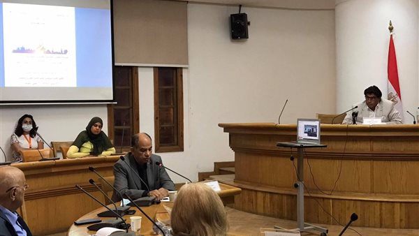 جانب من الندوة