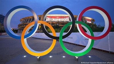 طوكيو 2020.. نقل الأمريكي كونور فيلدز إلى المستشفى بعد تعرضه لحادث في سباق الدراجات(فيديو)