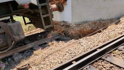 خلع المصد الخرساني.. تفاصيل جديدة فى حادث قطار نجع حمادي