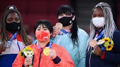 اليابان تفوز بذهبية الجودو عن طريق اللاعبة سوني