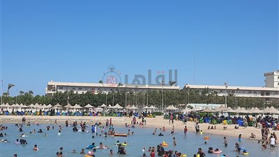 شواطئ الغردقة تستقبل مصطافيها في العطلة الأسبوعية (صور)