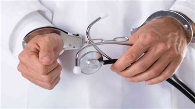 الطفولة والأمومة يتدخل بعد رصد طبيب يجري عمليات ختان للإناث ببني سويف