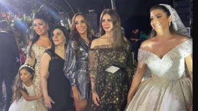 المذيعة دعاء صلاح تحتفل بزفافها بحضور نجوم الفن (صور وفيديو)