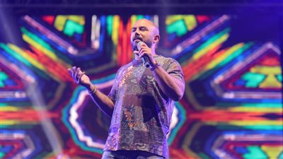 محمود العسيلي يشعل حفل بورتو السخنة (صور)