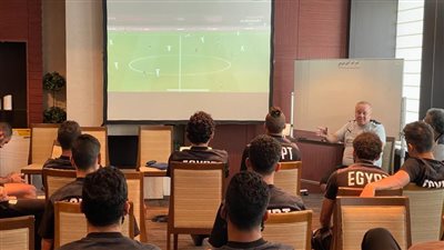 طوكيو2020.. شوقي غريب يُلقي محاضرة بالفيديو على لاعبي منتخب مصر الأولمبي لدراسة البرازيل