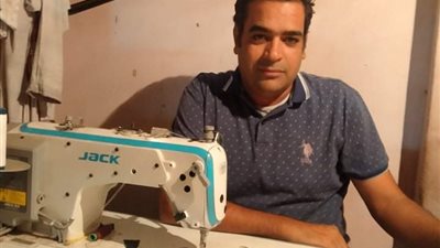 التنمر كلمة السر.. مصري يحوّل جلود الأرانب إلى قطع فنية فريدة (صور)