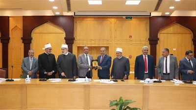 جامعة الأزهر تكرم العمداء وتشيد باستضافتها اجتماع المجلس الأعلى للجامعات