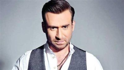 نضال الشافعي يحصد جائزة التميز بمهرجان همسة في دورته التاسعة 