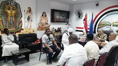 وكيل تعليم أسوان يلتقي بأعضاء الاتحاد النوبي العام للاستمتاع لمطالبهم