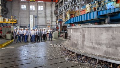 وزير الكهرباء يتفقد تصنيع المعدات لمحطة الضبعة النووية من روسيا